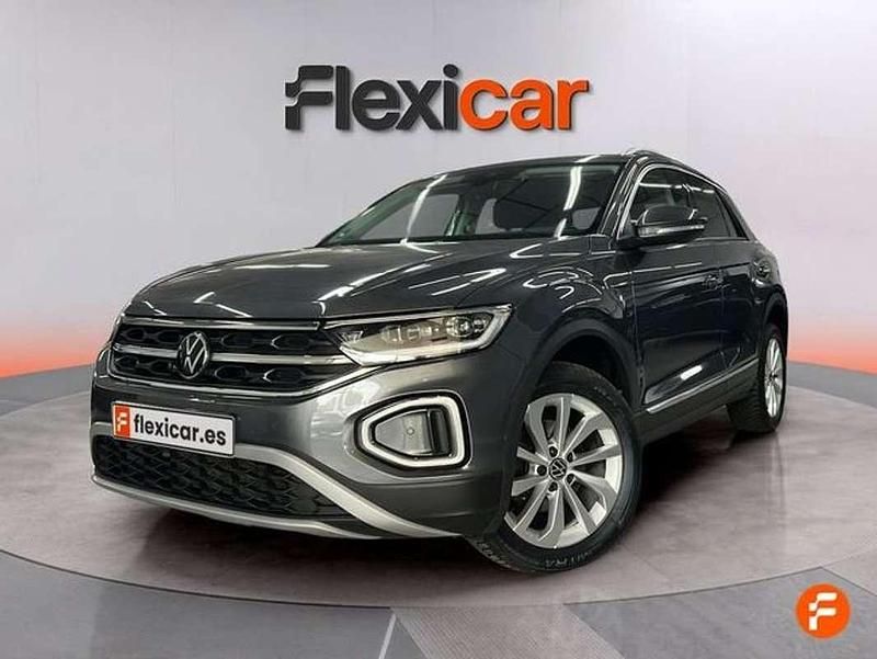 Usado VW T-Roc 110 CV (80 kW) 2023 Gris SUV