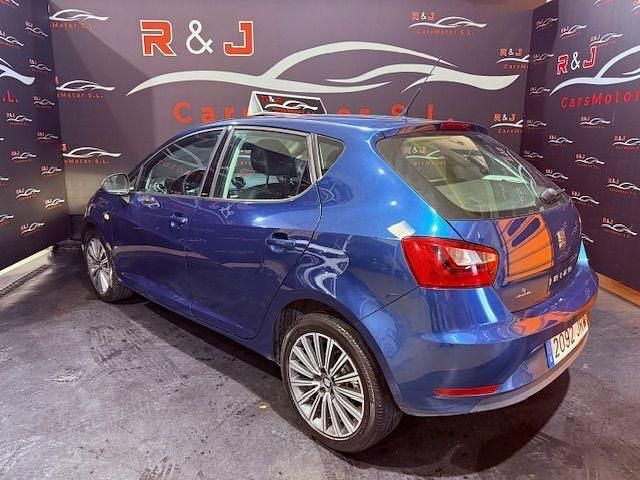 Usado Seat Ibiza ST CONNECT 90 CV (66 kW) 2016 Azul Familiar