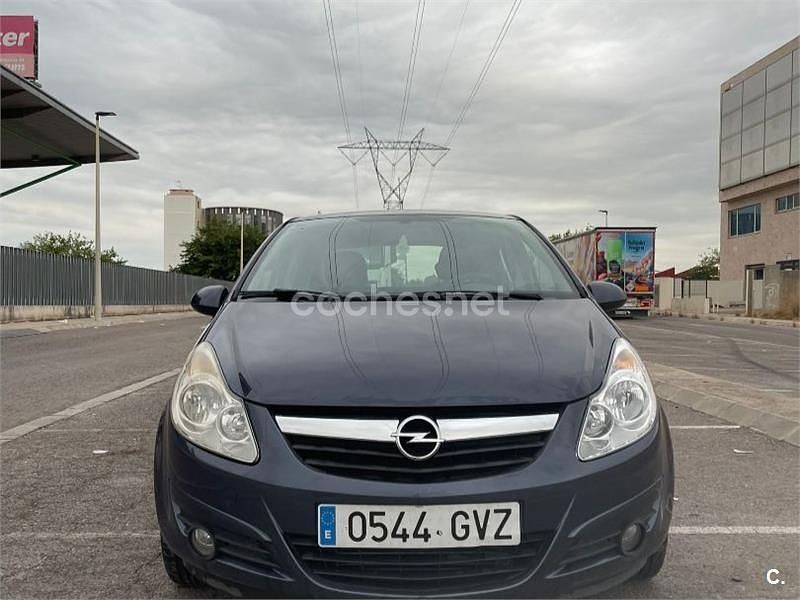 Negro Usado 2010 Opel Corsa Cosmo Berlina | 3850 € (Precio justo) - Imagen 1/4