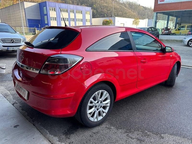 Usado Opel Astra GTC Sport 110 CV (80 kW) 2009 Rojo Berlina