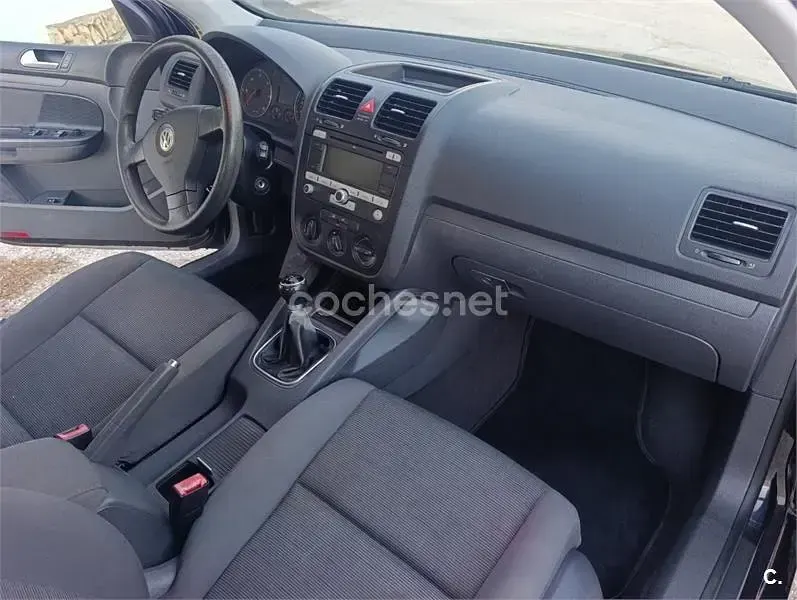 Usado VW Golf IV Conceptline 90 CV (66 kW) 2005 Negro Berlina