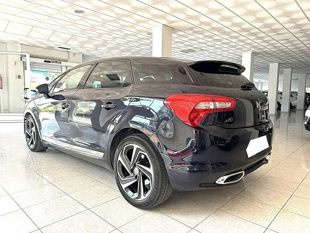 Usado DS Automobiles DS5 181 CV (133 kW) 2015 Azul Utilitario