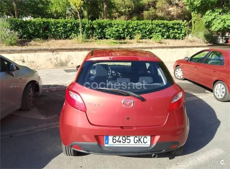 Usado Mazda 2 Active 75 CV (55 kW) 2008 Rojo Berlina