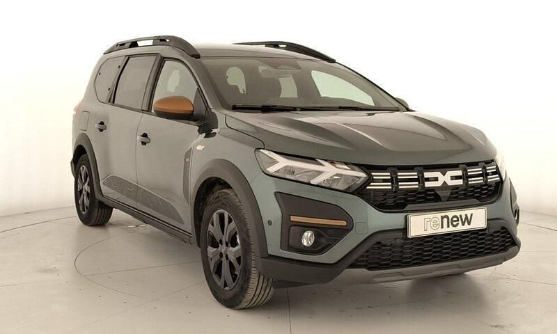 Usado Dacia Jogger Extreme 140 CV (102 kW) 2025 Verde Monovolumen