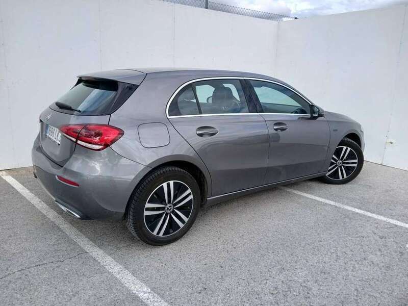 Usado Mercedes A250 218 CV (160 kW) 2021 Gris Utilitario