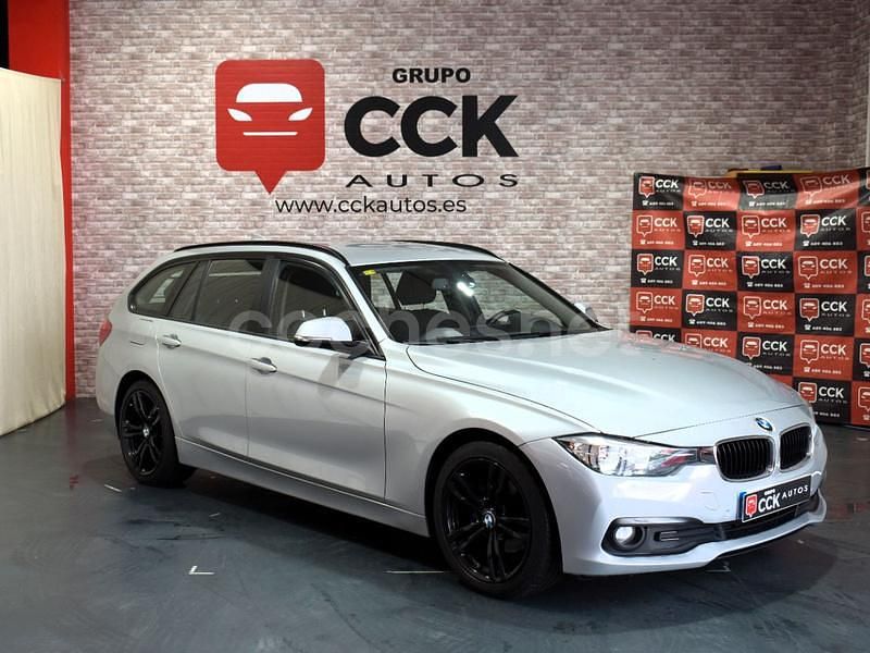 Gris / plata Usado 2016 BMW 318 Comfort Edition Familiar | 14.000 € (Precio justo) - Imagen 1/4