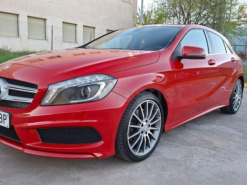 Usado Mercedes A220 AMG line 170 CV (125 kW) 2014 Rojo Berlina