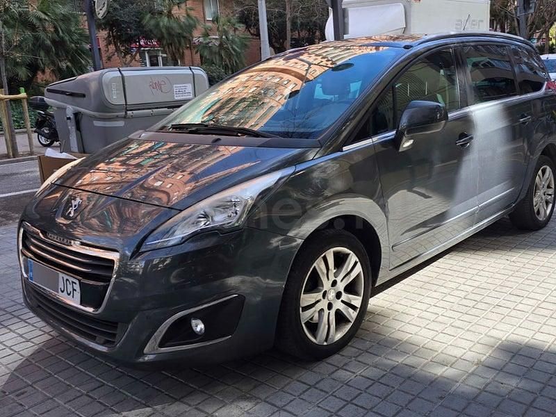 Usado Peugeot 5008 Access 120 CV (88 kW) 2015 Beige Monovolumen