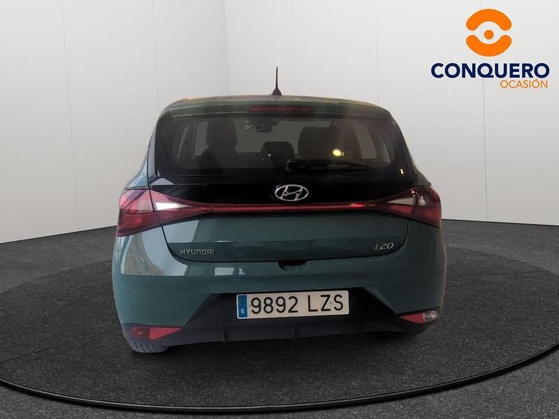 Usado Hyundai i20 101 CV (74 kW) 2022 Verde Berlina
