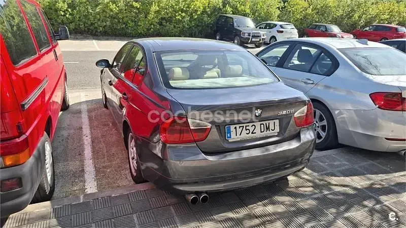 Usado BMW 320 163 CV (119 kW) 2005 Gris / plata Berlina
