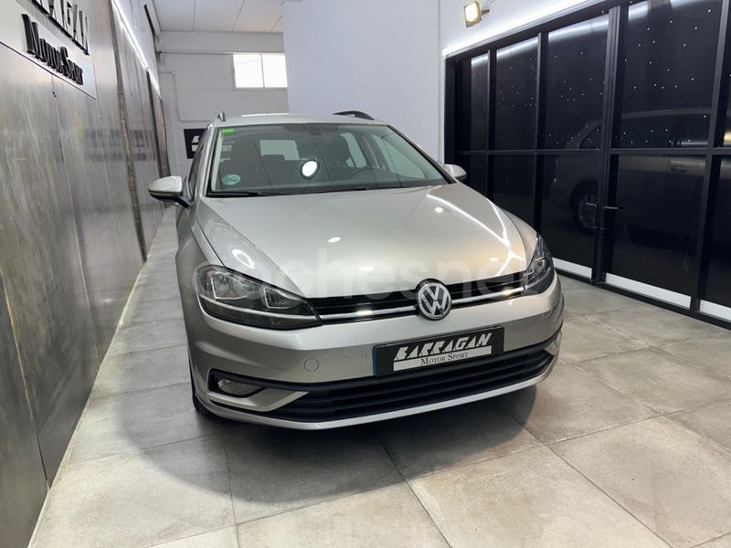 Usado VW Golf VII Advance 116 CV (85 kW) 2019 Gris Utilitario
