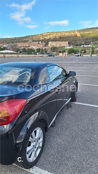 Usado Opel Tigra Sport 90 CV (66 kW) 2006 Negro Descapotable