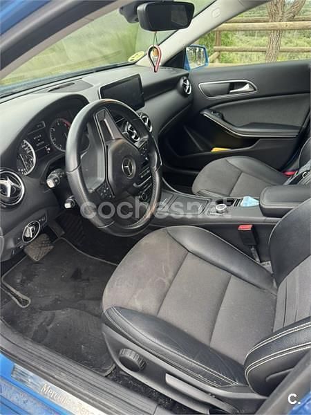 Usado Mercedes A180 Style 109 CV (80 kW) 2013 Azul Berlina