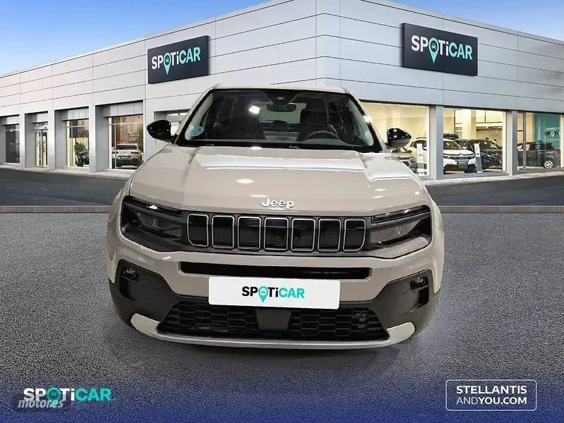 Usado Jeep Avenger Altitude 100 CV (73 kW) 2025 Gris SUV