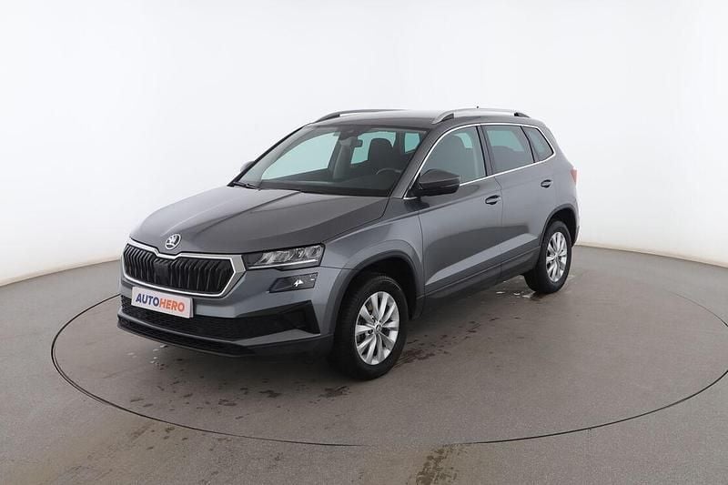Gris Usado 2022 Skoda Karoq Ambition SUV | 22.699 € (Precio justo) - Imagen 1/3