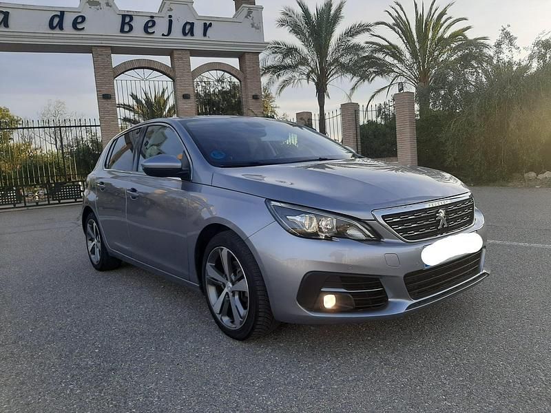 Usado Peugeot 308 Allure 130 CV (95 kW) 2020 Gris