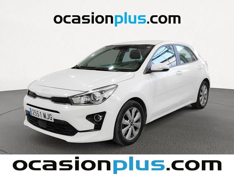 Blanco Usado 2023 Kia Rio Utilitario | 14.537 € (Precio justo) - Imagen 1/4