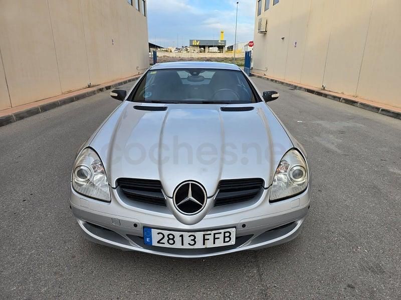 Usado Mercedes SLK200 163 CV (119 kW) 2006 Gris / plata Descapotable