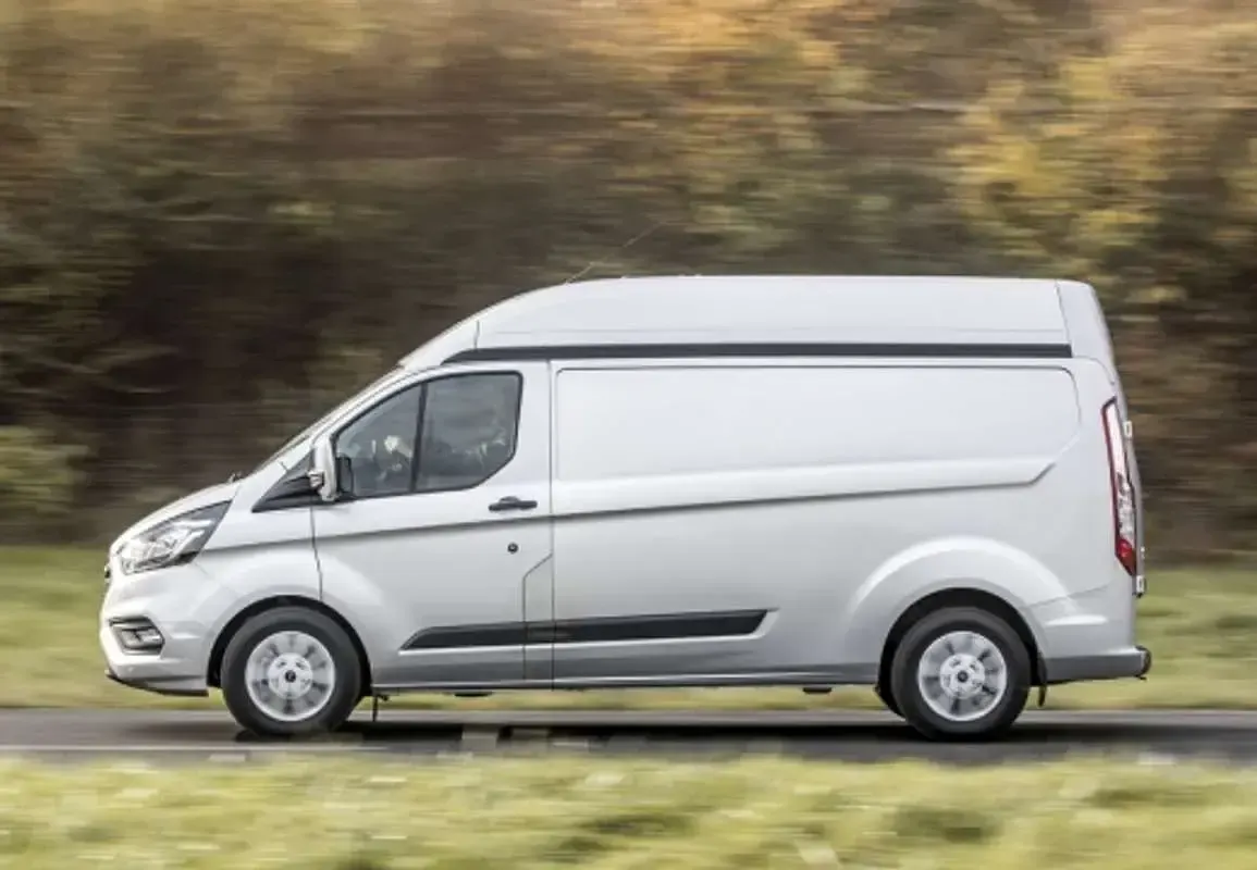 Usado Ford Transit Custom Trend 131 CV (96 kW) 2022 Azul Familiar