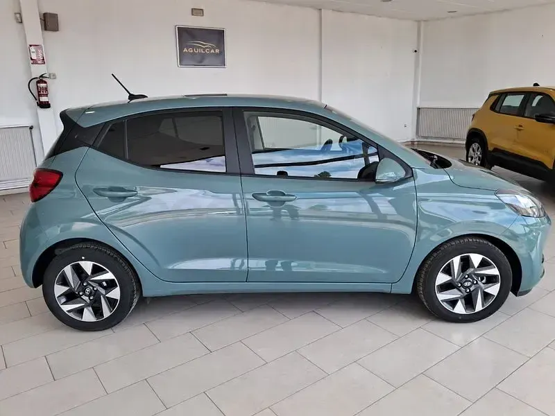 Nuevo Hyundai i10 63 CV (46 kW) 2025 Verde Utilitario