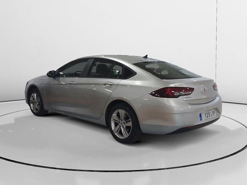 Usado Opel Insignia Business Edition 122 CV (89 kW) 2021 Gris Berlina