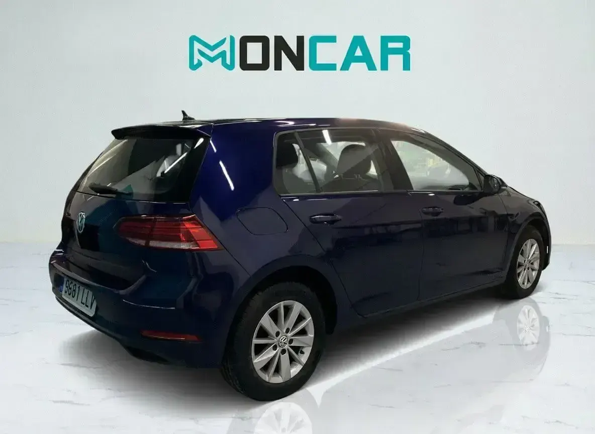 Usado VW Golf VIII 110 CV (80 kW) 2020 Azul Familiar