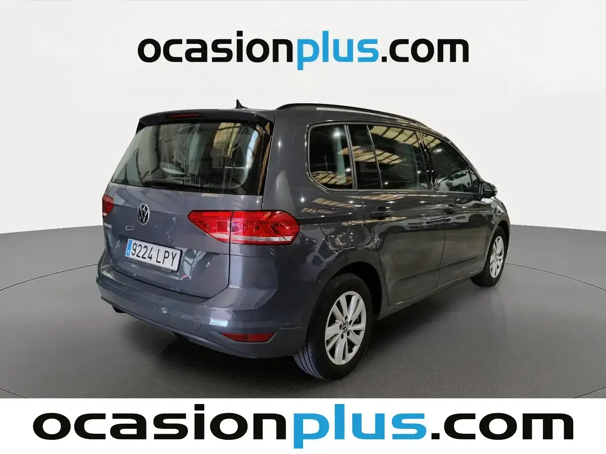 Usado VW Touran Business 150 CV (110 kW) 2021 Gris Monovolumen