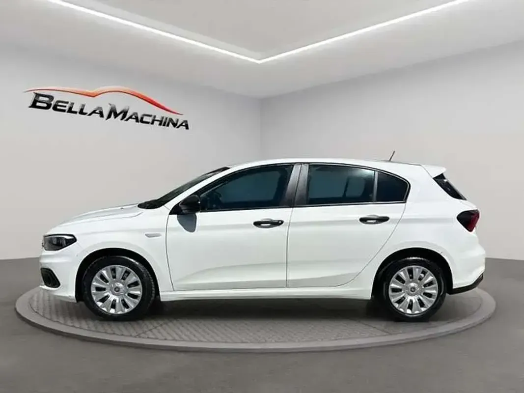 Usado Fiat Tipo S 120 CV (88 kW) 2018 Blanco Familiar