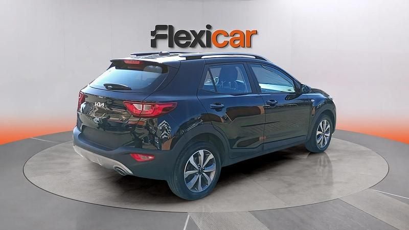 Usado Kia Stonic 101 CV (74 kW) 2022 Negro SUV