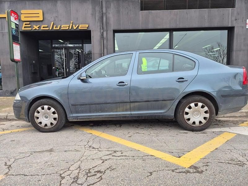 Gris / plata Usado 2005 Skoda Octavia Berlina | 2500 € (Precio justo) - Imagen 1/4