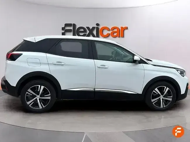Usado Peugeot 3008 Allure 130 CV (95 kW) 2019 Blanco SUV