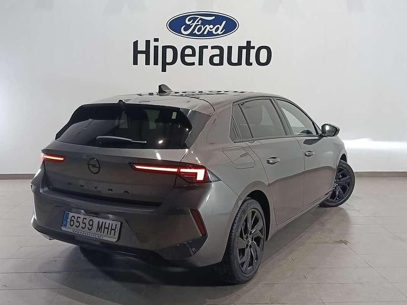 Usado Opel Astra GS Line 131 CV (96 kW) 2023 Gris Utilitario