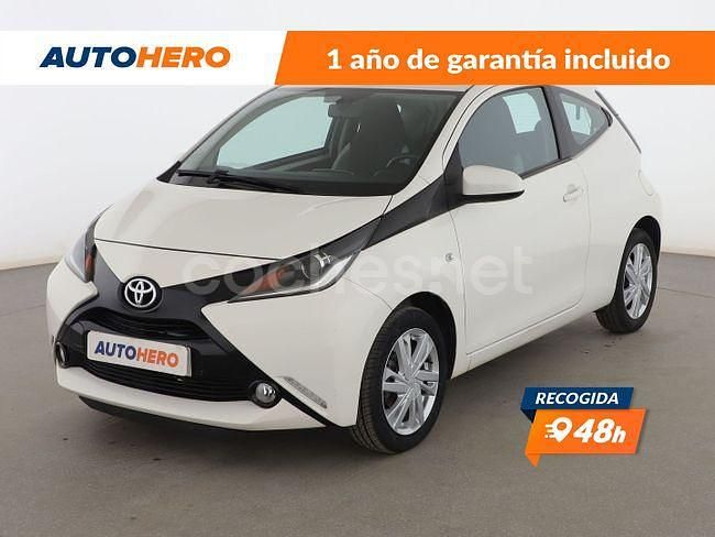 Blanco Usado 2015 Toyota Aygo X-play Utilitario | 8499 € (Precio justo) - Imagen 1/3