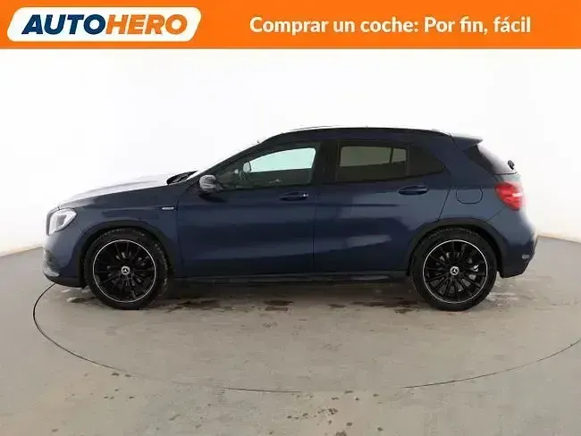 Begagnad Mercedes GLA200 Urban 156 HK (114 kW) 2020 Blå SUV