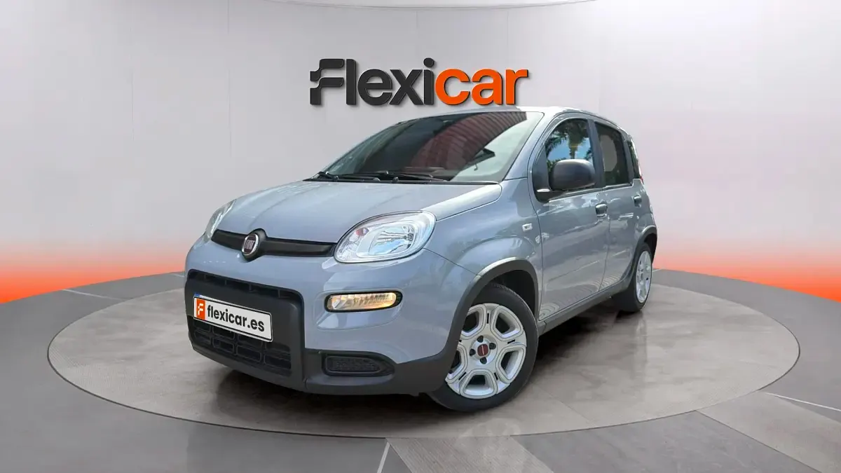 Usado Fiat Panda 71 CV (52 kW) 2023 Violeta Utilitario