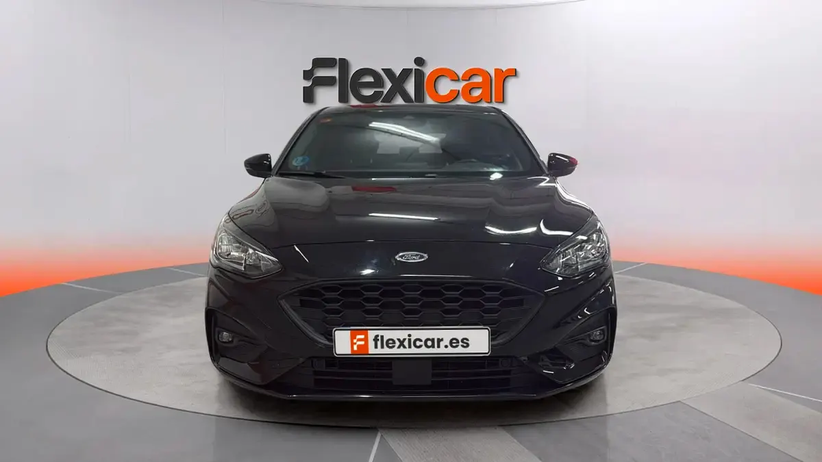 Usado Ford Focus ST-Line 155 CV (114 kW) 2021 Negro Berlina
