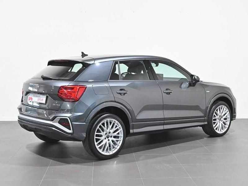 Usado Audi Q2 Ambiente 150 HP (110 kW) 2025 Cinzento SUV