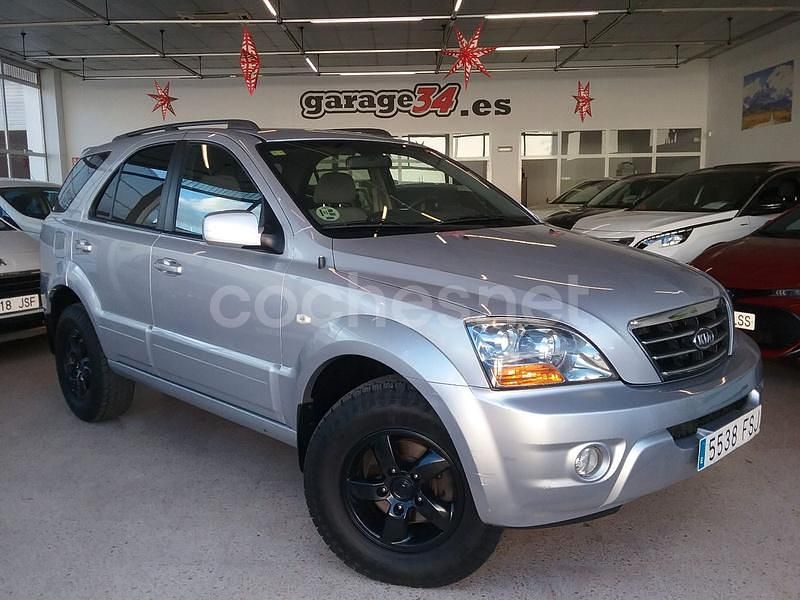 Gris / plata Usado 2007 Kia Sorento SUV | 9900 € (Un poco caro) - Imagen 1/4