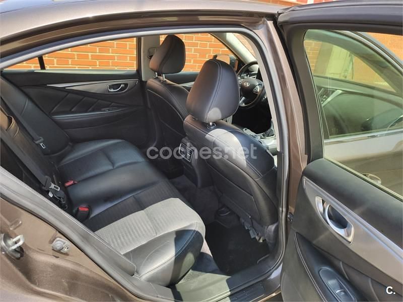 Usado Infiniti Q50 Sport Tech 170 CV (125 kW) 2016 Marrón Berlina