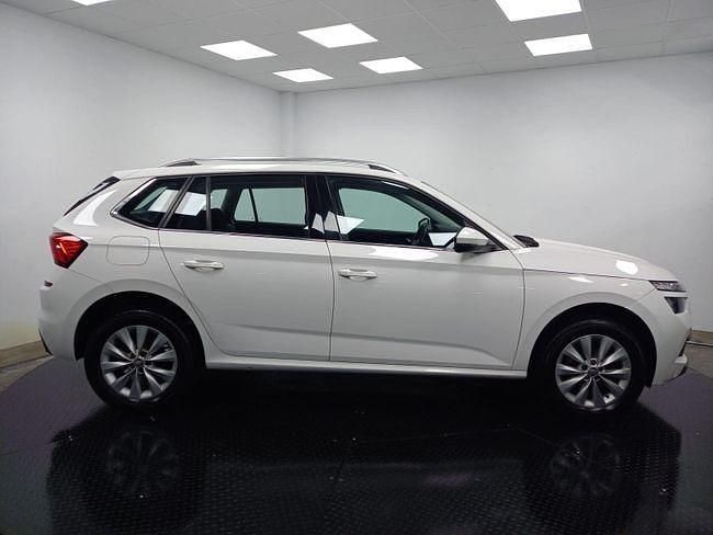 Usado Skoda Kamiq Ambition 110 CV (80 kW) 2021 Blanco SUV