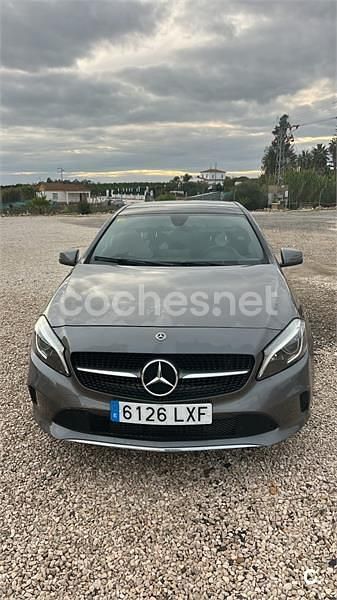 Gris / plata Usado 2019 Mercedes A180 Berlina | 17.800 € (Buen precio) - Imagen 1/4