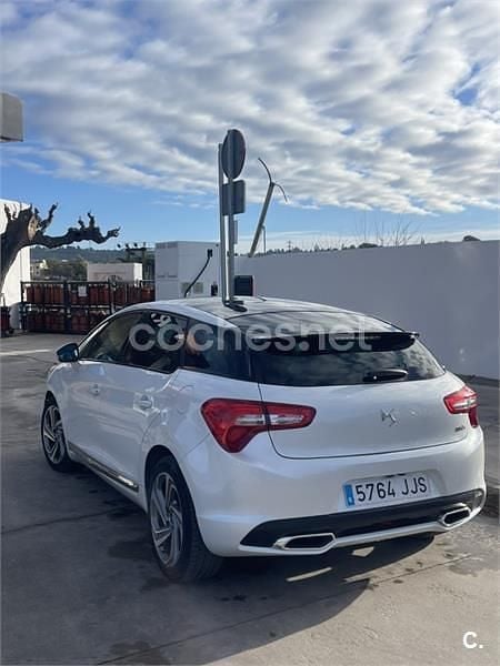 Usado Citroën DS5 163 CV (119 kW) 2014 Blanco Utilitario