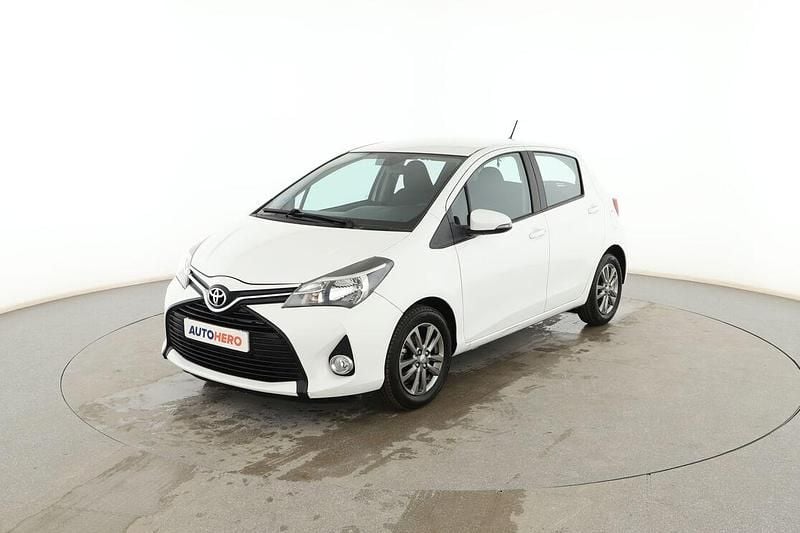 Blanco Usado 2015 Toyota Yaris City Berlina | 11.199 € (Precio justo) - Imagen 1/3