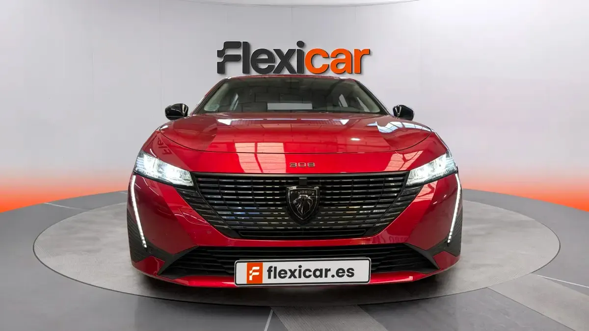Usado Peugeot 308 Allure 131 CV (96 kW) 2022 Rojo Berlina
