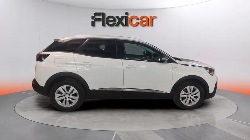 Usado Peugeot 3008 Active 131 CV (96 kW) 2020 Blanco SUV