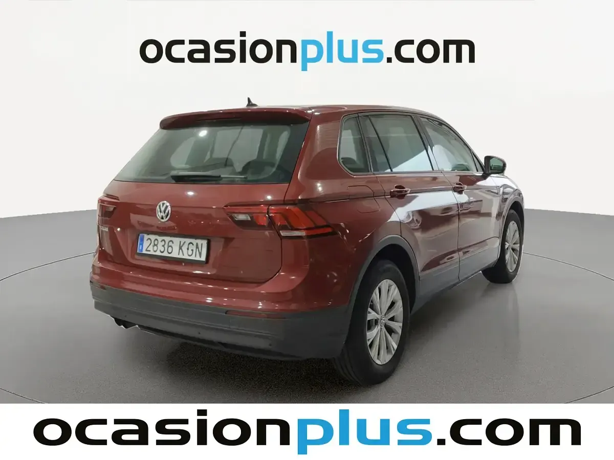 Usado VW Tiguan Edition 125 CV (91 kW) 2018 Rojo SUV