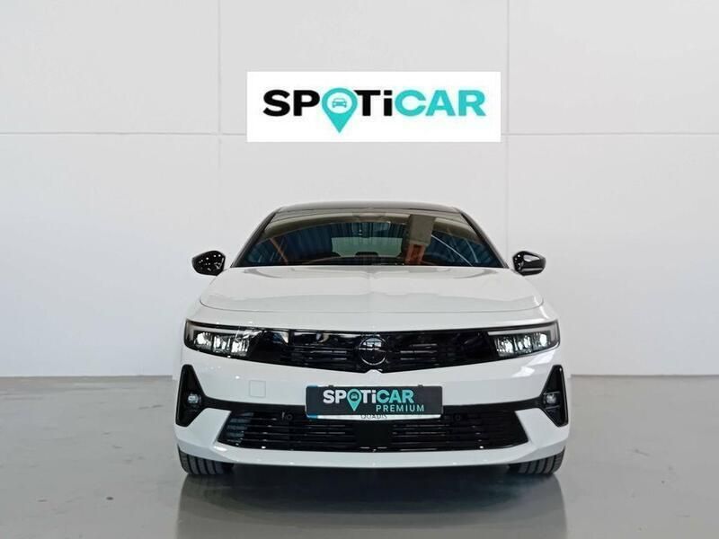 Begagnad Opel Astra 131 HK (96 kW) 2024 Vit Sedan