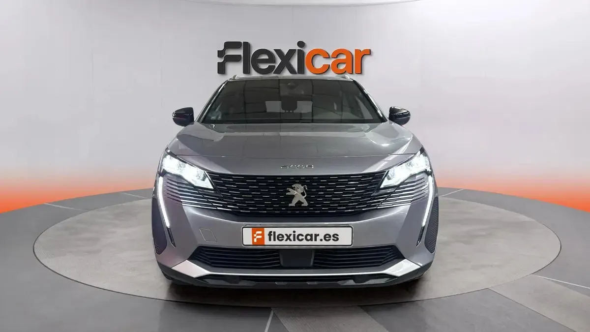 Usado Peugeot 5008 Allure 131 CV (96 kW) 2024 Gris SUV