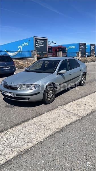 Usado Renault Laguna II Dynamique 136 CV (100 kW) 2003 Gris / plata Berlina