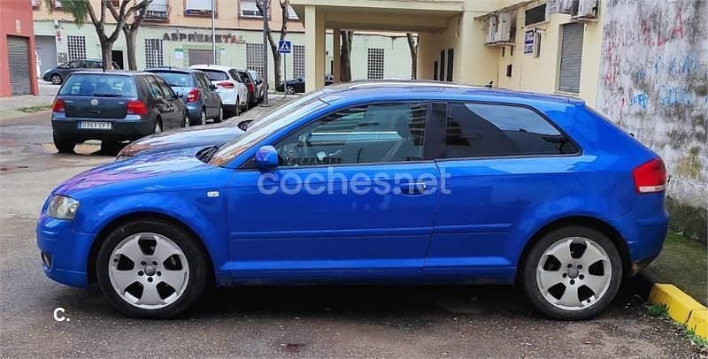 Usado Audi A3 Attraction 105 CV (77 kW) 2005 Azul Berlina